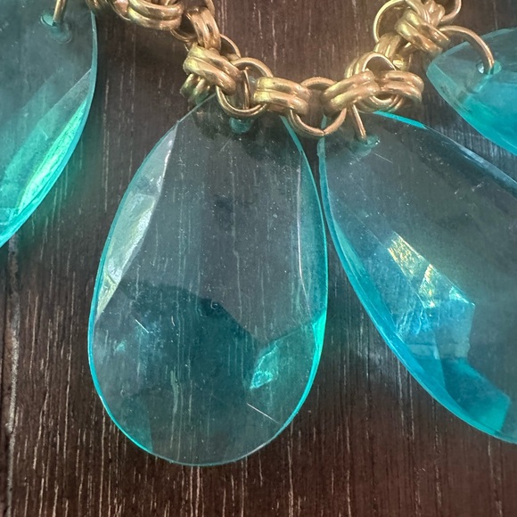 Kate Spade Single Strand Crystal Briolettes Cascade Necklace Teardrops Aqua Blue - Picture 2 of 4